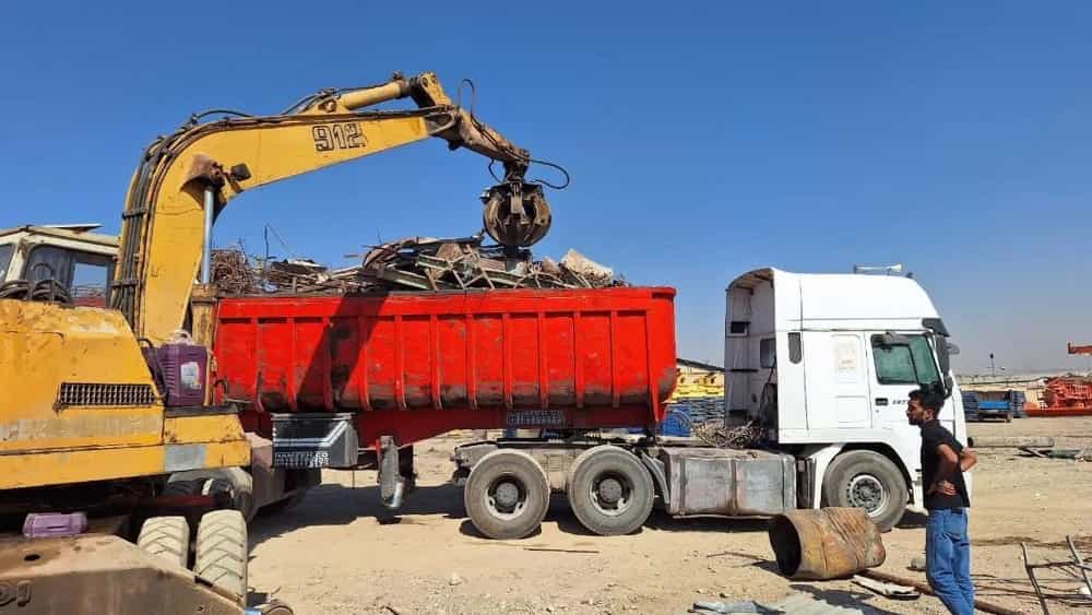 خاکبرداری در جنت آباد تهران با بیل مکانیکی و ماشین آلات پیشرفته